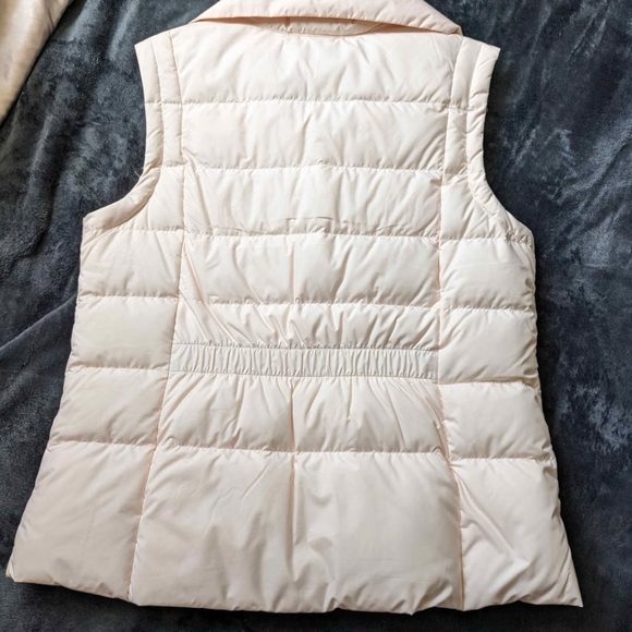 Nike Cream Puffer Vest - Picture 2 of 3